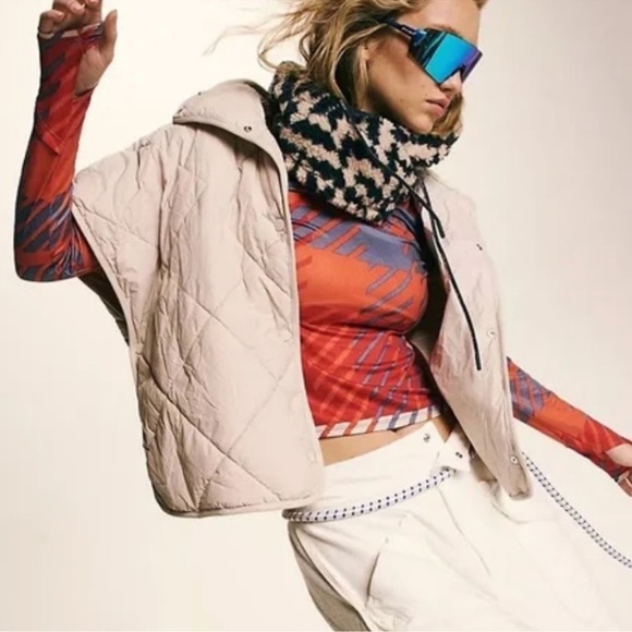 Free People Chill Out Packable Puffer Poncho Scarf One Size - Picture 3 of 14